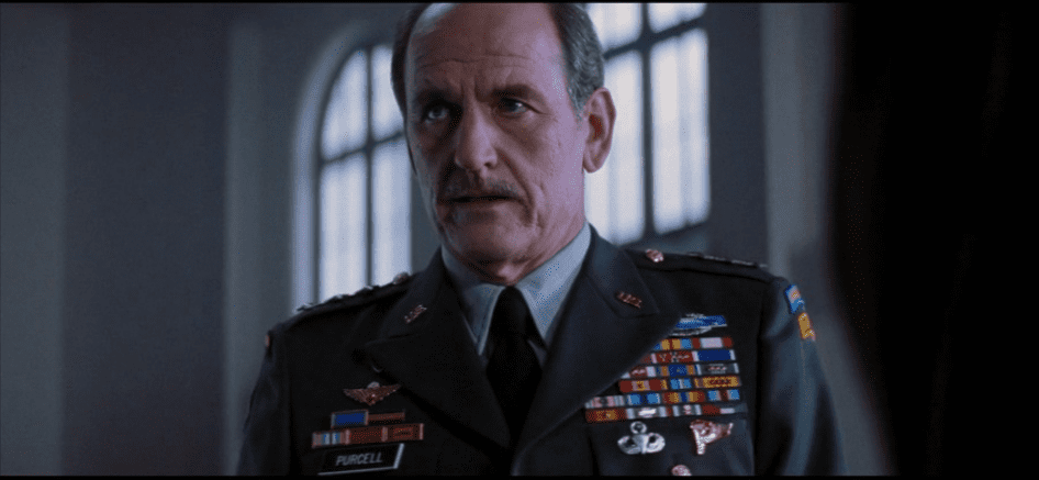 过场军官 Gen. Thomas Purcell 过场军官 Gen. Thomas Purcell,來自《其他角色》,身份是「<p class="" data-start="278" data-end="307"><strong data-start="278" data-end="284">姓名</strong>:托马斯上将(Gen. Thomas Purcell)</p>
<p class="" data-start="310" data-end="339"><strong data-start="310" data-end="318">登场作品</strong>:《地心抢险记》(The Core )(2003年)</p>
<p class="" data-start="342" data-end="373"><strong data-start="342" data-end="349">饰演者</strong>:理查德·詹金斯(Richard Jenkins)</p>
<p class="" data-start="376" data-end="414"><strong data-start="376" data-end="384">职业设定</strong>:国家系统的权力接口:作为军方最高指挥官之一,Thomas 是联邦系统对这场灾难的唯一回应渠道。他不是主动参与者,而是调度者、决策者、维稳者。</p>
<p class="" data-start="417" data-end="446"><strong data-start="417" data-end="425">代表特征</strong>:体制脸 + 冷静 + 制衡者 (灾难片必在背景人物)</p>
」