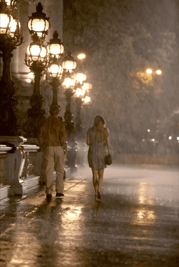 《午夜巴黎》(Midnight in Paris,2011年),伍迪·艾伦的浪漫喜剧和奇幻电影