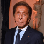 Valentino 去世：红毯礼服设计巨擘，让明星把 “电影史瞬间” 穿在身上