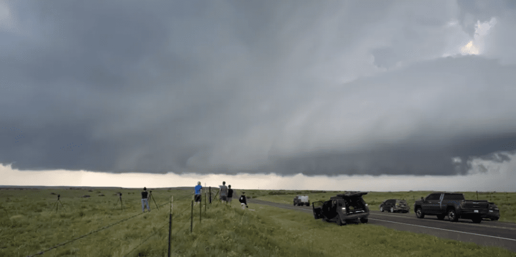 龍捲風追風團 tornado
