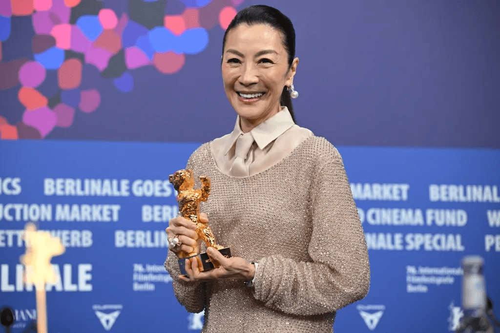 杨紫琼(Michelle Yeoh)柏林荣誉金熊奖
