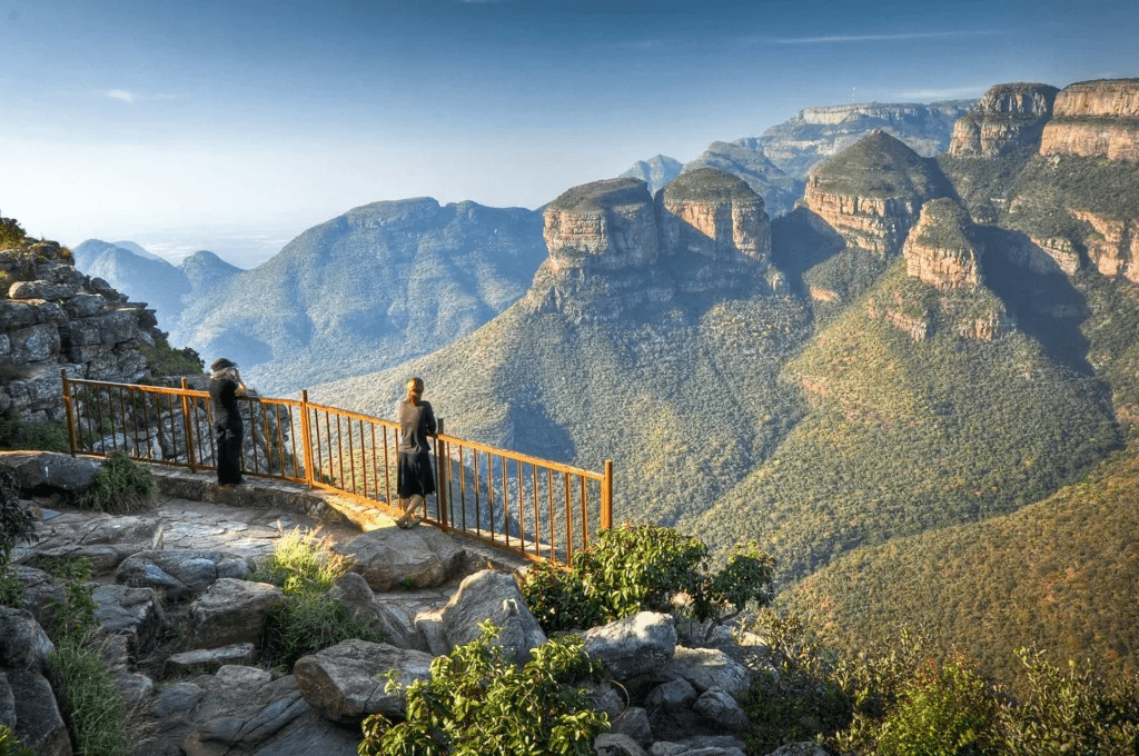 南非布莱德河峡谷(Blyde River Canyon)三圆顶山