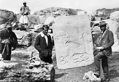 伦纳德·伍利(Leonard Woolley)与 T. E. 劳伦斯(T. E. Lawrence)