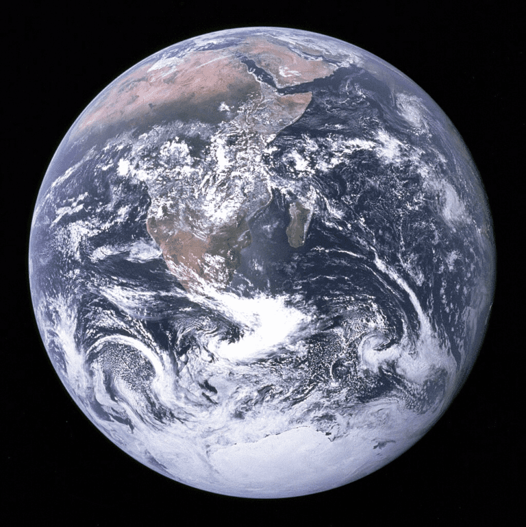 The Blue Marble 蓝色弹珠