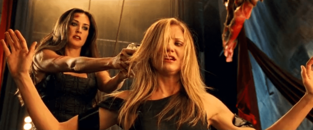 《霹雳娇娃2 》（Charlie's Angels: Full Throttle，2003）